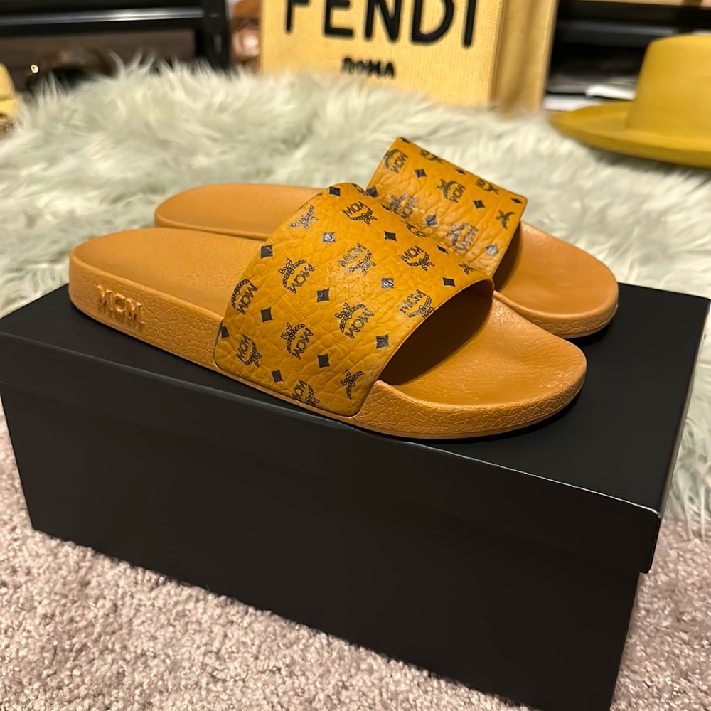 ‼️🔥MCM Monogram Logo Slides🔥‼️